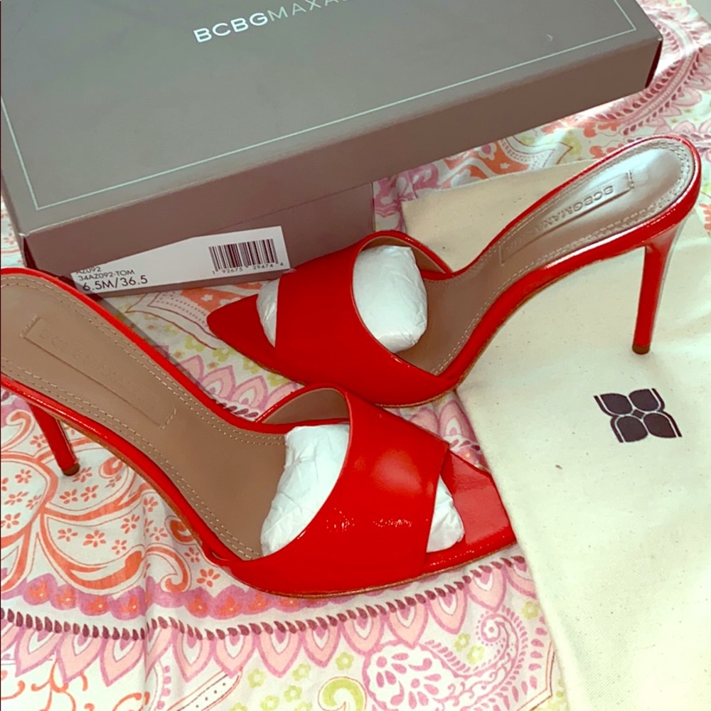 BCBG MAXAZRIA TOMATO COLORED MULES never worn